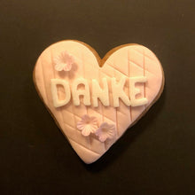 Laden Sie das Bild in den Galerie-Viewer, Herz &quot;DANKE&quot; weiß auf rosa
